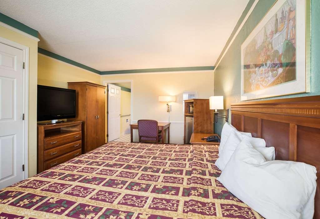 Bhagat Hotels Stone Mountain Atlanta BW Signature Collection Tucker Room photo